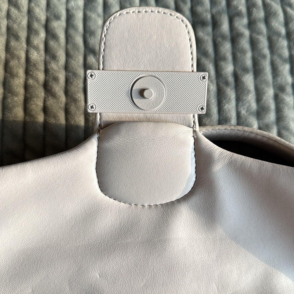 NWT Steve Madden Quilted Cream Shoulder Bag - Picture 3 of 9